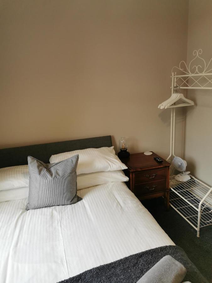 6 Dbl Bed, Central Huddersfield House Inc Parking Exterior foto