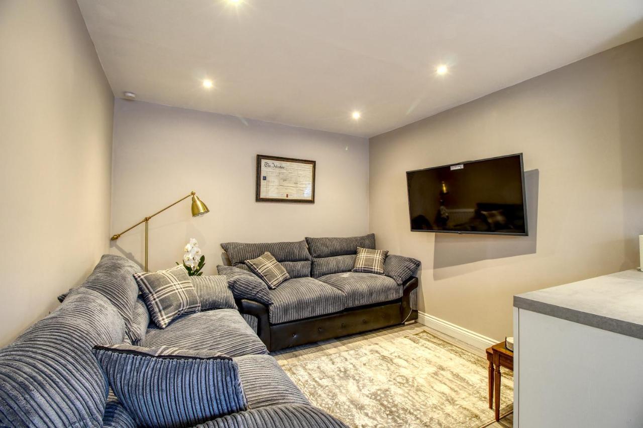 6 Dbl Bed, Central Huddersfield House Inc Parking Exterior foto